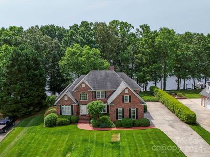 1120 Village Lake Drive sold home in Village Lake, Monroe, NC