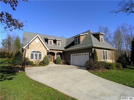 2445 Falcon Lane