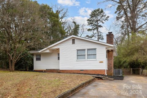 605 Wilbrown Circle sold home in Homestead Park, Charlotte, NC