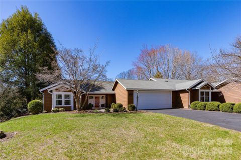 4 Laurel Place Drive sold home in Laurel Place, Asheville, NC