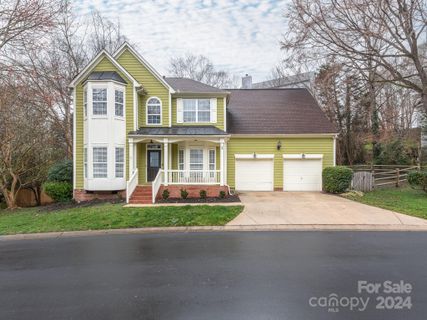 14220 Queens Carriage Place sold home in Harbor Club, Charlotte, NC