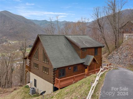313 Cub Trail sold home in Black Bear Ridge, Maggie Valley, NC