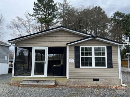 105 Cardinal Drive