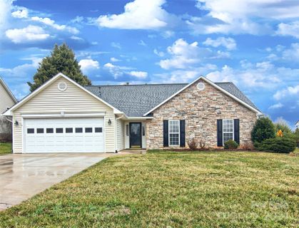15 Farm Valley Road sold home in Cottages at Livingston Farms, Fletcher, NC