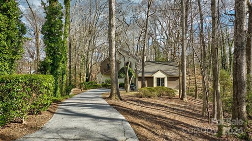 10 Pine Knoll Drive