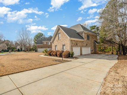 927 Hickory Stick Drive