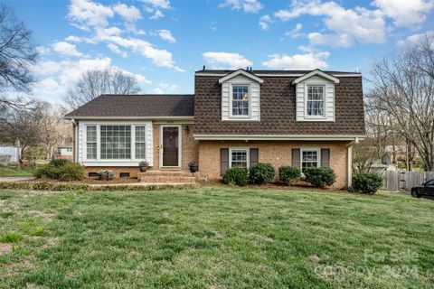 3032 Scarlet Circle