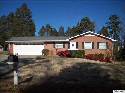 124 Greenview Drive