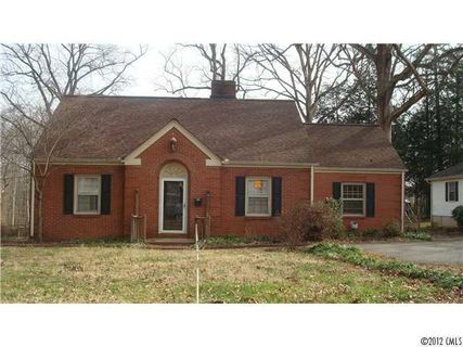 828 Woodland Road
