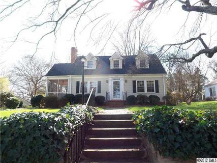 128 Se Hillcrest Avenue