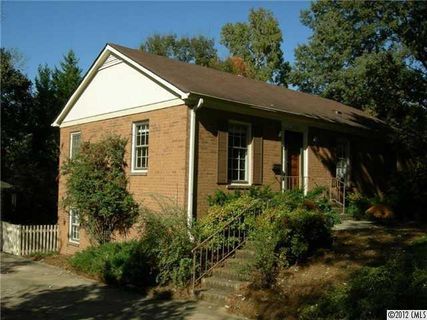 2920 Brookridge Lane