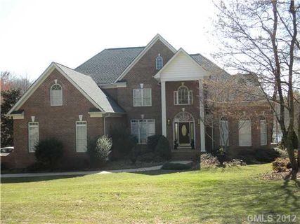 902 Waterview Lane