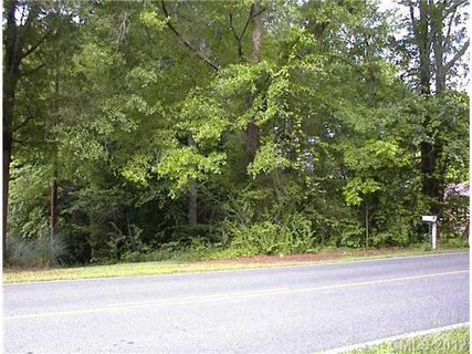 1017 Kelly Road sold home in Wandering Woods, Mount Holly, NC