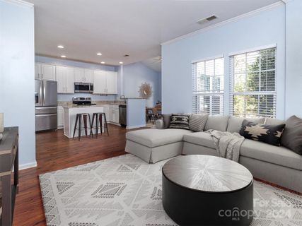 Previously sold for $284,000