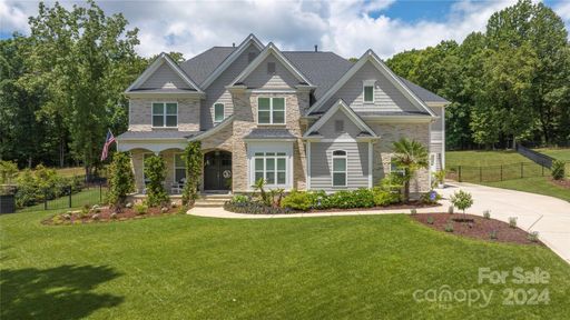 121 Leeward Shoals Lane sold home in Chesapeake Pointe, Mooresville, NC
