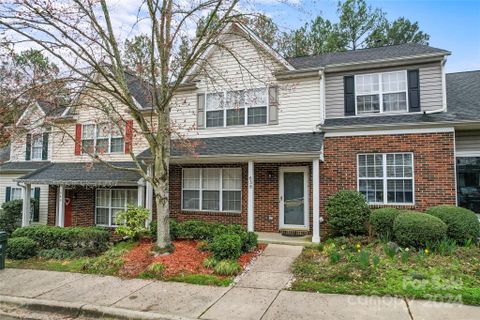 638 Emerald Cove Drive sold home in Glenwater at University Place, Charlotte, NC
