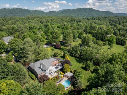 8 Walnut Lane sold home in White Oak Plantation, Fletcher, NC