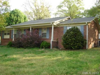 1102 Oakwood Drive