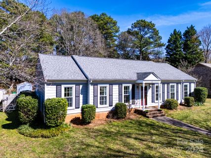 222 Sunnywood Lane