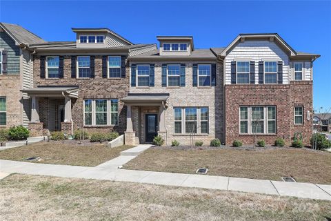 6806 Piper Thorn Way sold home in The Greens, Indian Land, SC