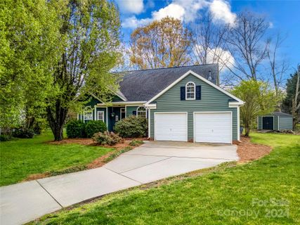 8400 Earlham Court