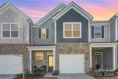 707 Still Oak Trail