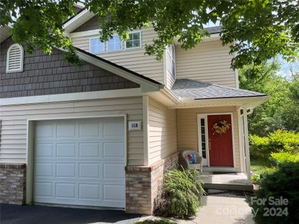 15 Jacobs Way Drive sold home in Clear Creek Landing, Hendersonville, NC