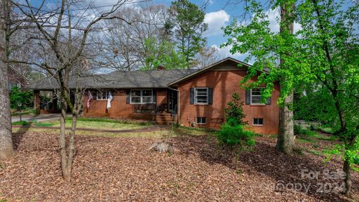 1523 Brentwood Drive sold home in Dogwood Hills, Newton, NC