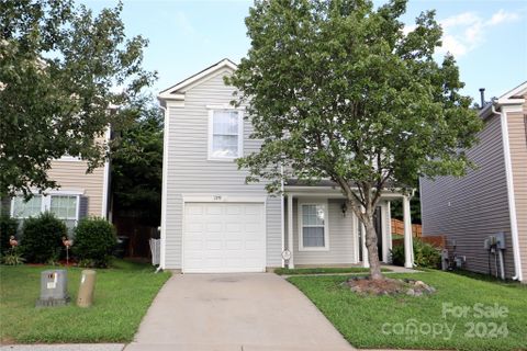 1374 Cadre Circle