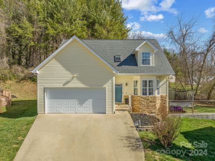 68 Woodcreek Circle sold home in Cherry Blossom Cove, Swannanoa, NC