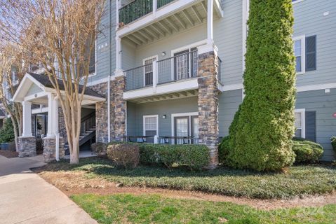 200 Vista Lake Drive 101