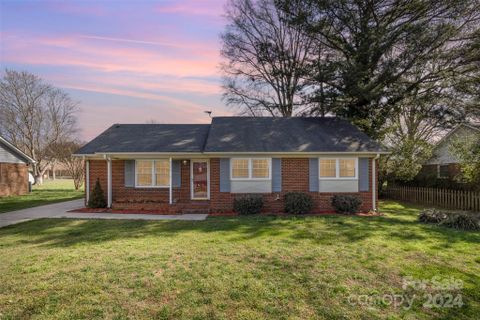 8206 Idlewild Road