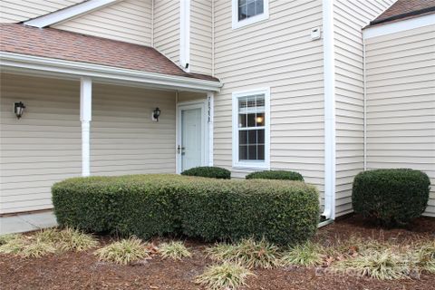 7829 Renaissance Court