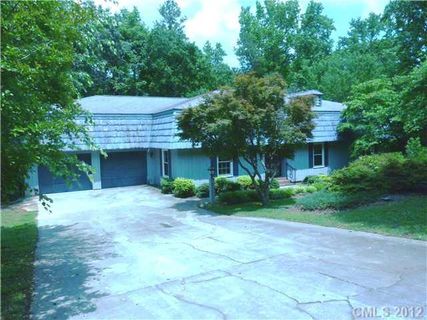 1225 Irongate Drive sold home in Essex Pointe, Monroe, NC