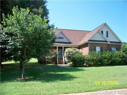 901 Huntington Hills Drive