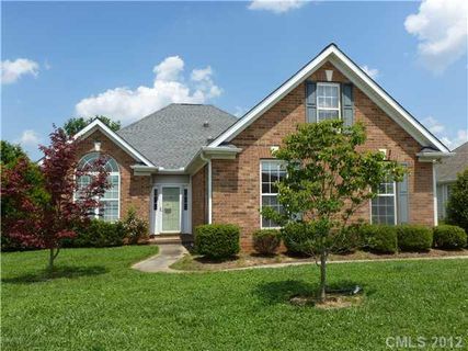141 Fox Den Circle sold home in Fox Den Country Club, Statesville, NC