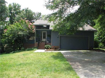 586 Mirawood Trail sold home in Treetop, Concord, NC