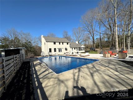 Previously sold for $587,400