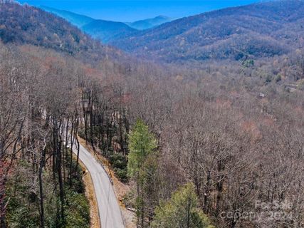 000 Big Ridge Road active home in Mt. Mitchell Lands, Burnsville, NC
