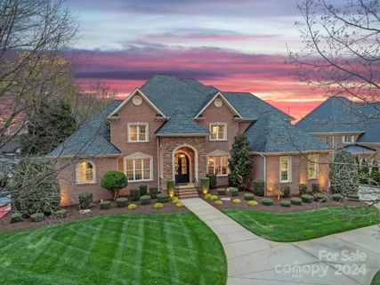 1405 Venetian Way Drive