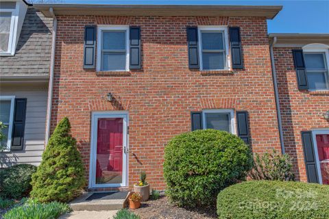 15 Sleepy Hollow Lane sold home in Sleepy Hollow, Swannanoa, NC