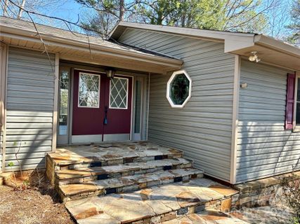 124 Treetops Lane