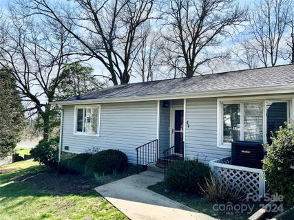 11 Hollybrook Drive sold home in Hollybrook Condos, Asheville, NC