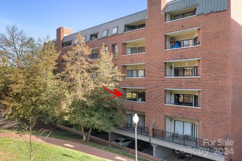 224 N Poplar Street 9