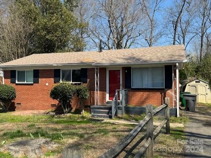 2912 Cedarhurst Drive