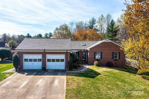 1270 34th Avenue sold home in North Pines, Hickory, NC