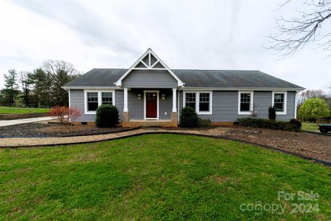 115 Lakewood Drive