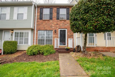 8119 Circle Tree Lane sold home in Crestview I, Charlotte, NC