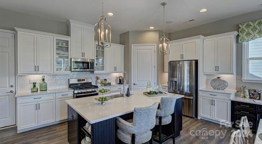 401 Portrait Way