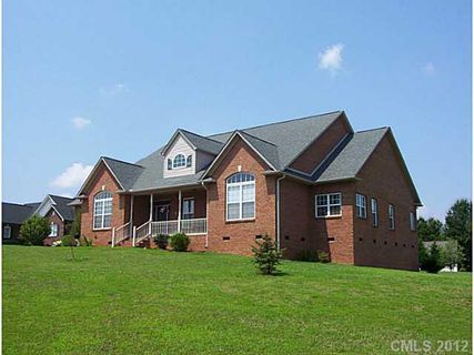 106 Knollcrest Lane